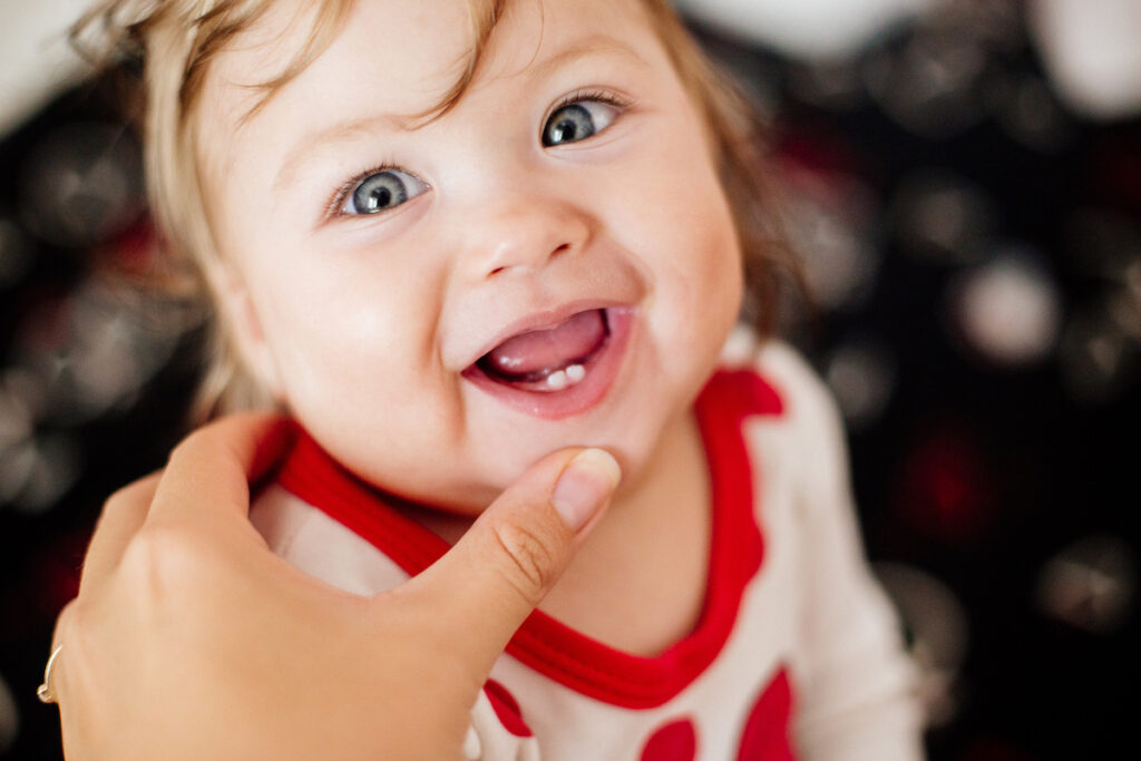 Le syndrome de la dentition : Quand votre bébé commence à faire ses dents